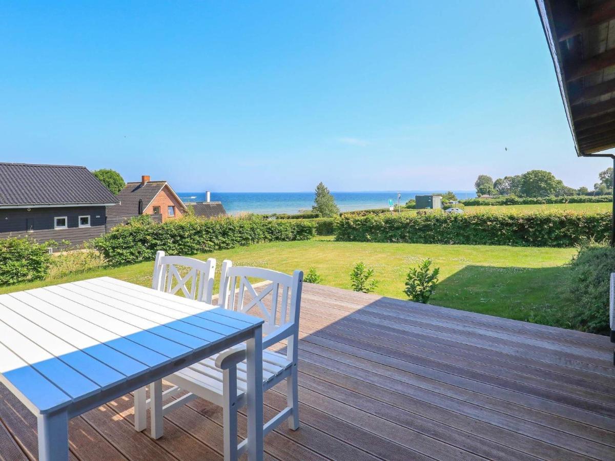 6 Person Holiday Home In Hesselager 外观 照片