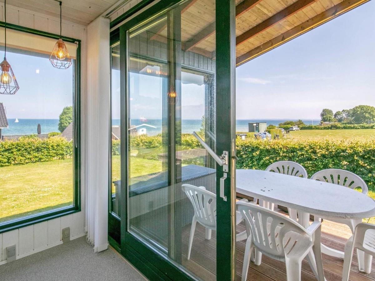 6 Person Holiday Home In Hesselager 外观 照片