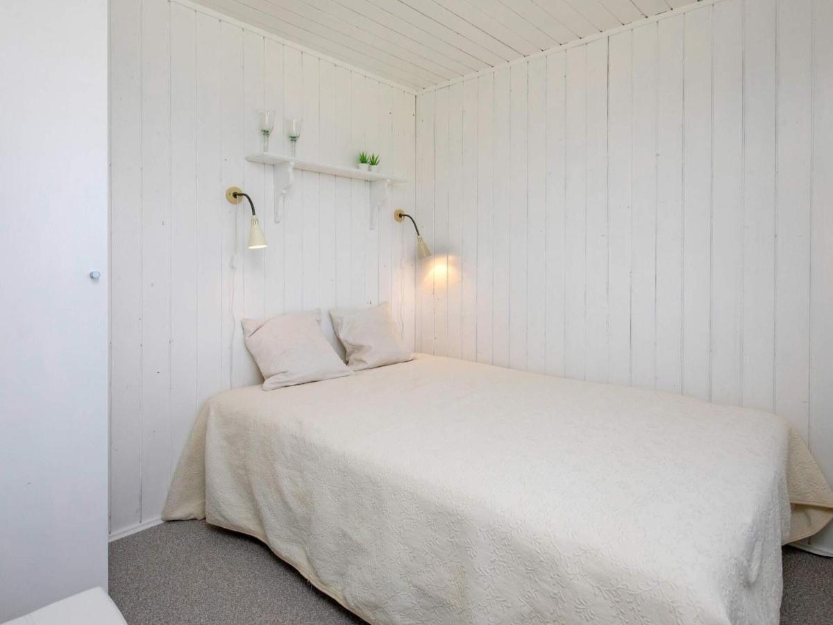 6 Person Holiday Home In Hesselager 外观 照片