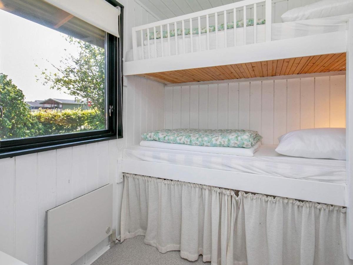 6 Person Holiday Home In Hesselager 外观 照片