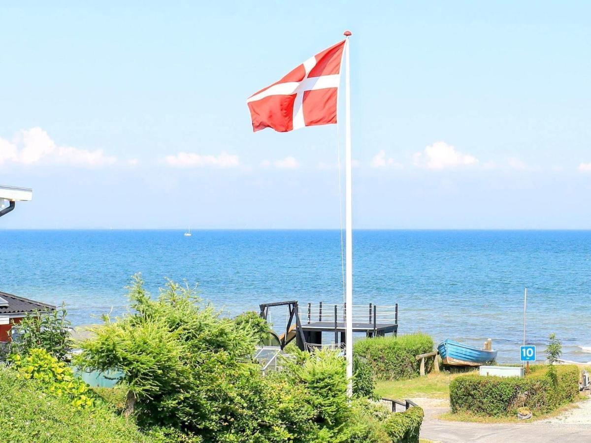 6 Person Holiday Home In Hesselager 外观 照片