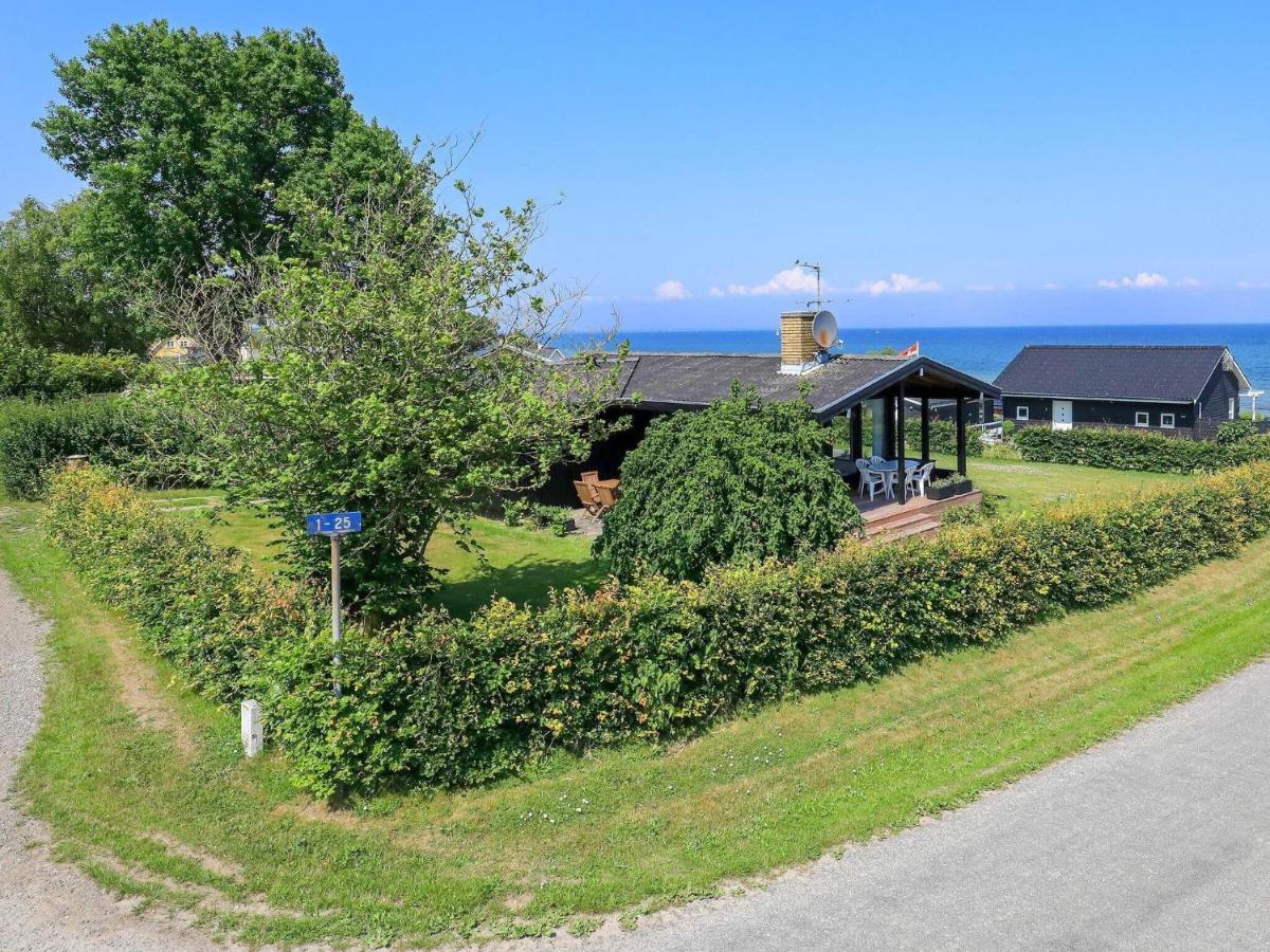 6 Person Holiday Home In Hesselager 外观 照片